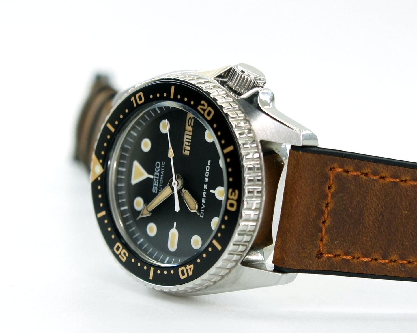 Seikomod forced patina vintage look skx013 stainless faux leather bracelet 38mm seiko mechanical watch