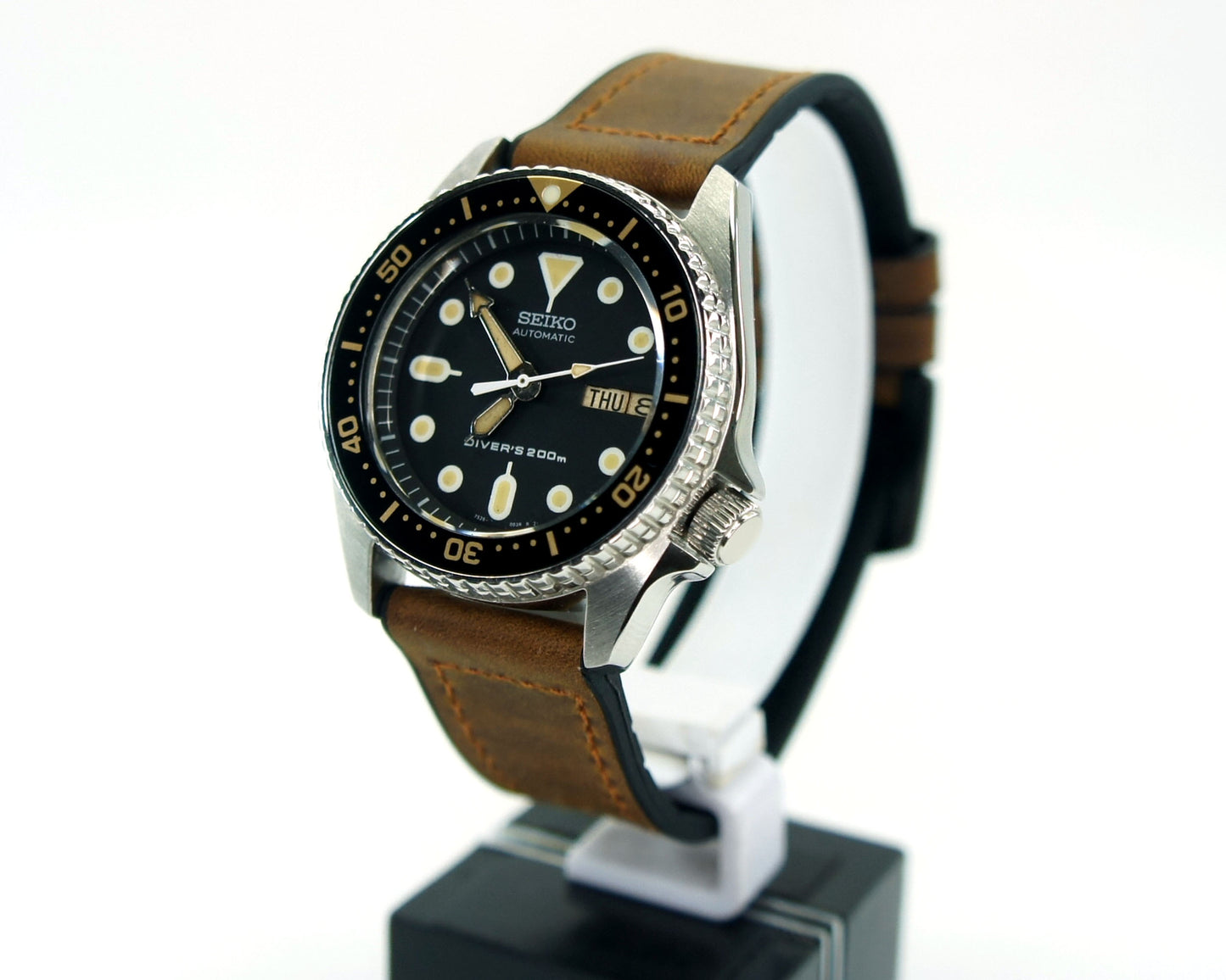 Seikomod forced patina vintage look skx013 stainless faux leather bracelet 38mm seiko mechanical watch