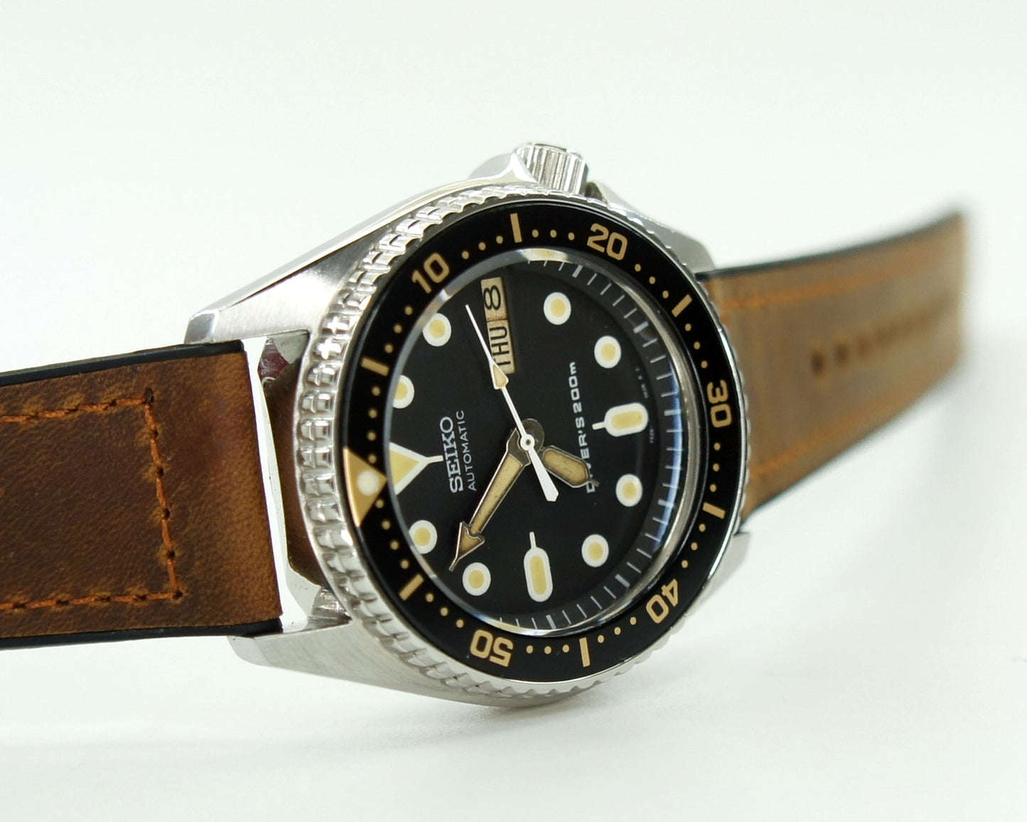 Seikomod forced patina vintage look skx013 stainless faux leather bracelet 38mm seiko mechanical watch