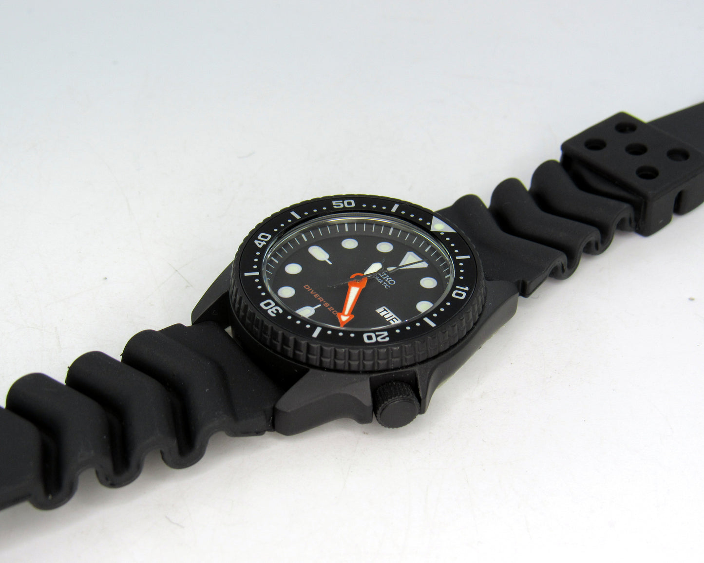 Vintage Seiko skx013 Graphite black Cerakote rubber strap 38mm Seikomod